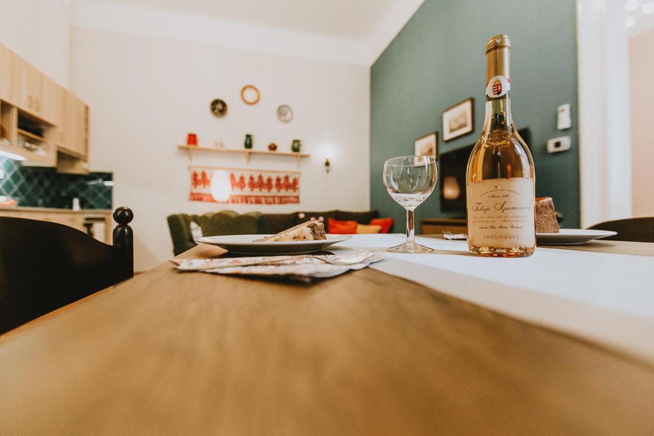 Budapest Folk Apartment 60Sm Spacious And Bright Bagian luar foto
