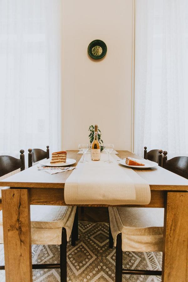 Budapest Folk Apartment 60Sm Spacious And Bright Bagian luar foto